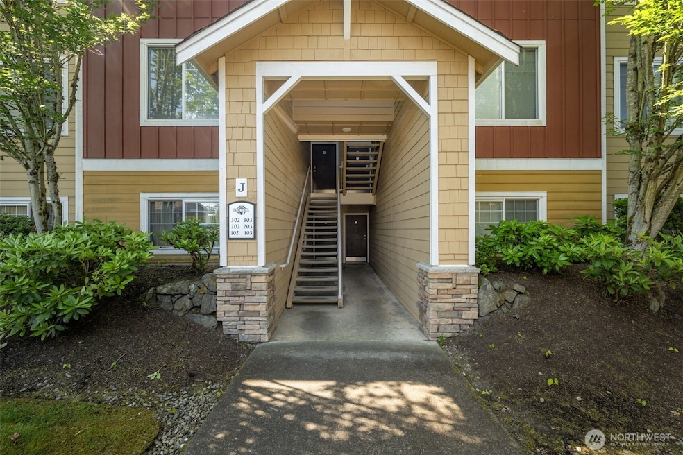 710 240th Way SE unit J302, Sammamish, WA 98074 - photo 1