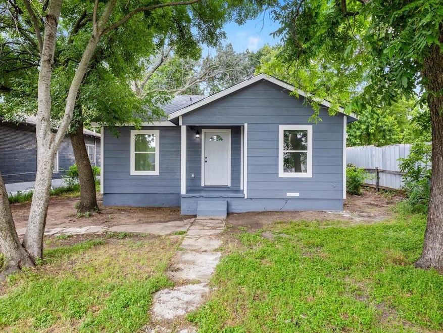 2521 NW Loraine St, Fort Worth, TX 76106 - photo 1