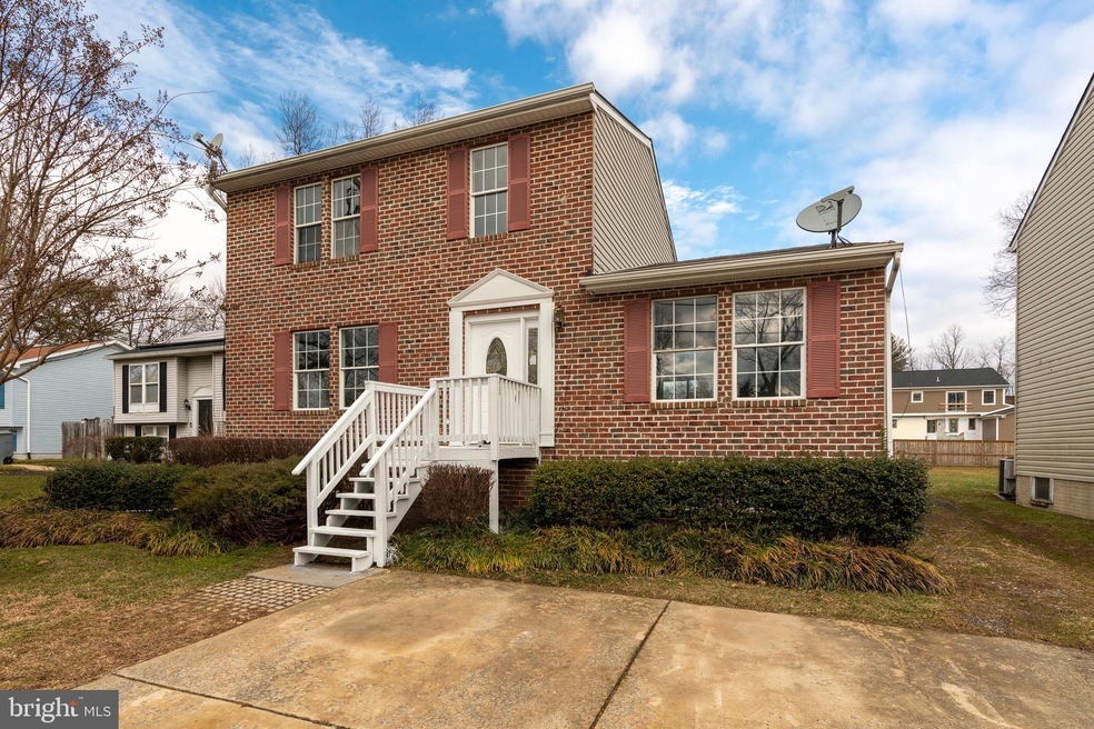 8608 Chestnut Ridge Dr, Laurel, MD 20707 - photo 1