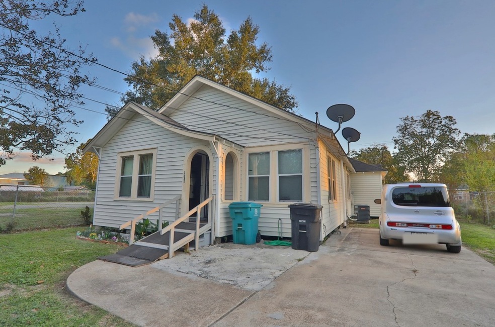 2632 Sadler St, Houston, TX 77093 - photo 1