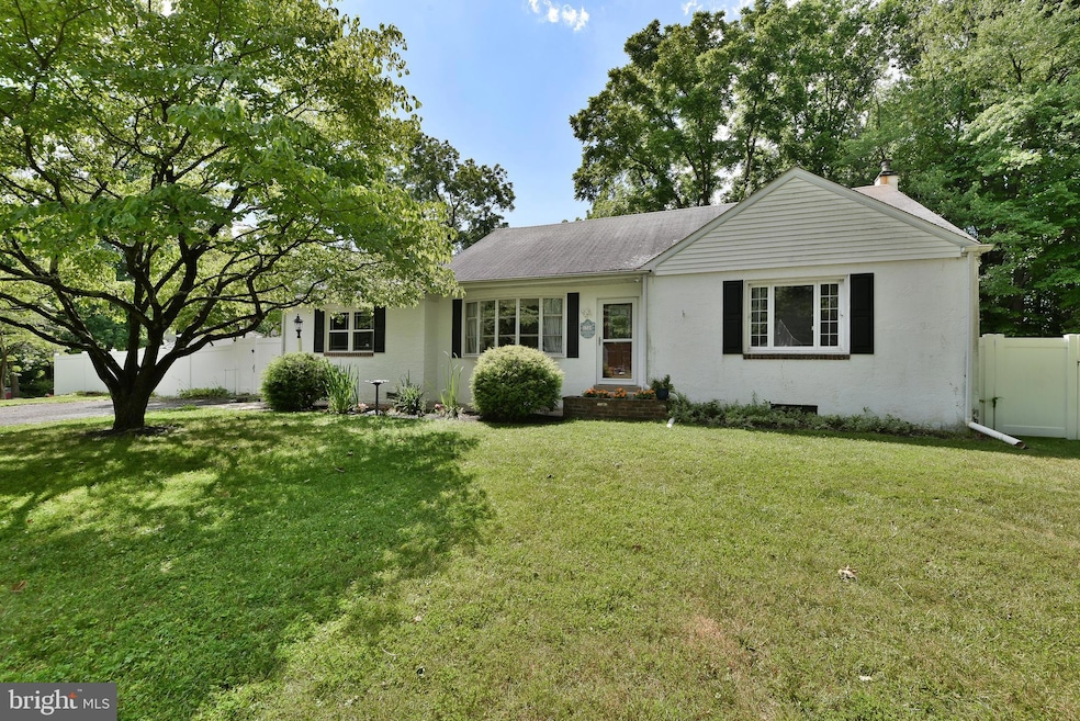 1240 Benn Ln, Warminster, PA 18974 - photo 1