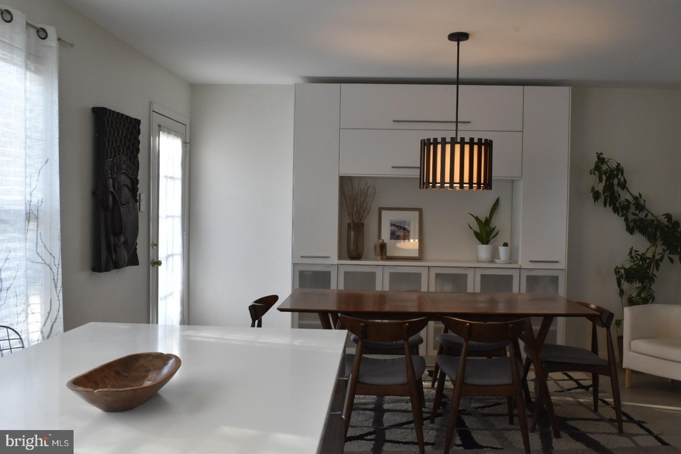 221 Victoria Ct unit 170, Doylestown, PA 18901 - photo 1