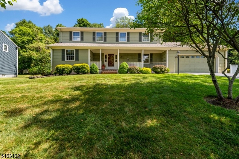 33 Phoenix Dr, Mendham, NJ 07945 - photo 1