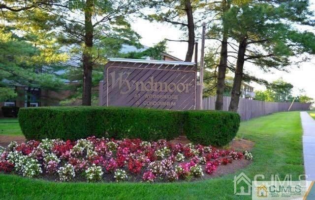 811 Cricket Ln, Woodbridge, NJ 07095 - photo 1