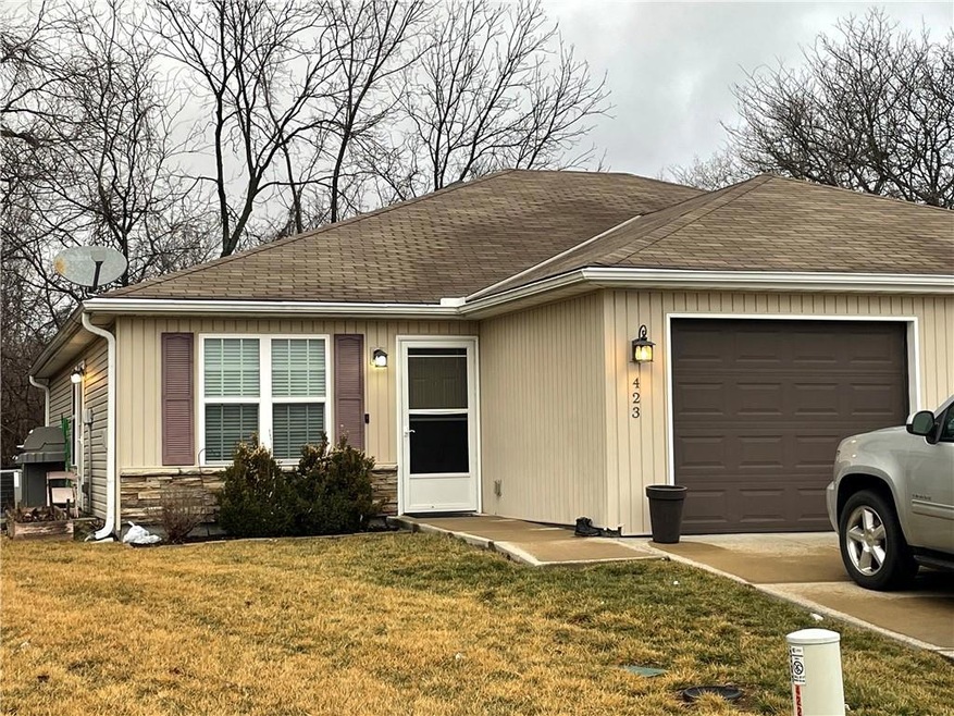 423 Kreisel Dr, Raymore, MO 64083 - photo 1