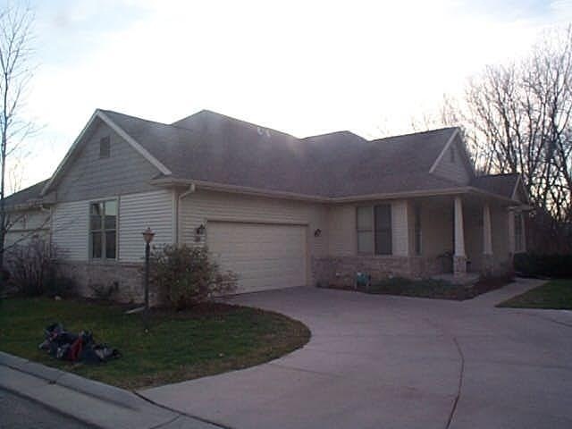 65 Berdella Ct, Cross Plains, WI 53528 - photo 1