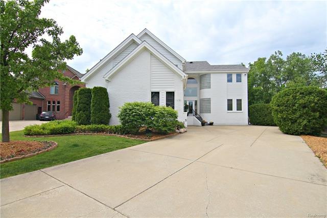 Welcome home to 1150 Forest Bay Drive!