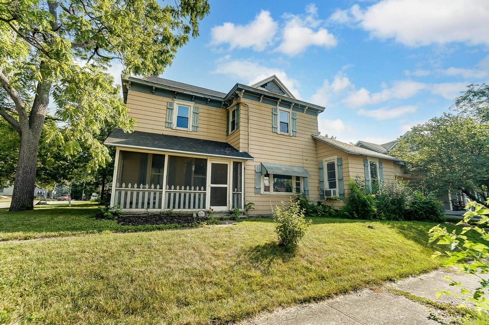 404 N Main St, Warren, IN 46792 - photo 1