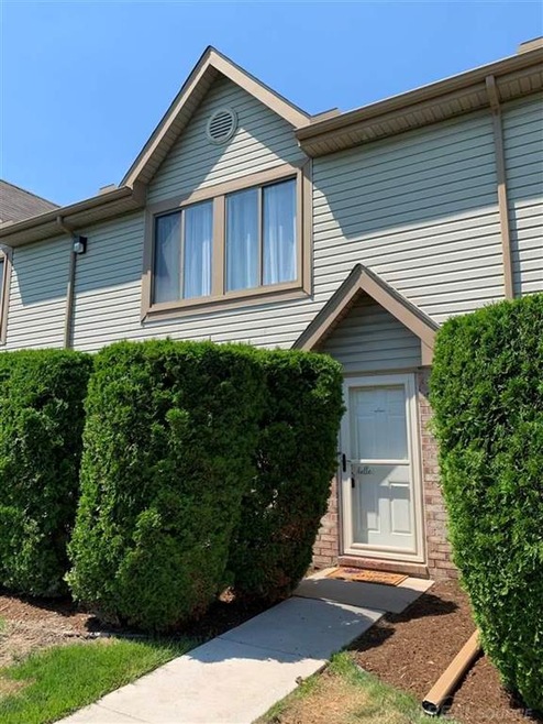 50453 Bay Run N, Chesterfield, MI 48047 - photo 1