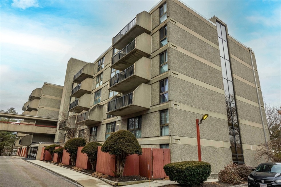 Tall Oaks Village unit 305, South Weymouth, MA 02190 - photo 1