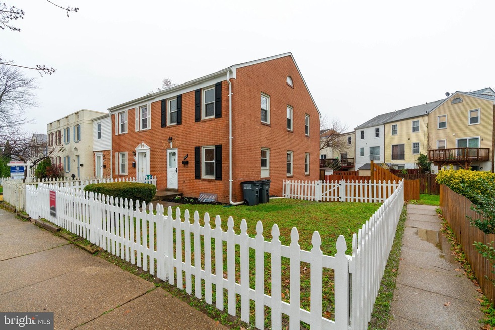 2915 Williamsburg Ct, Woodbridge, VA 22191 - photo 1