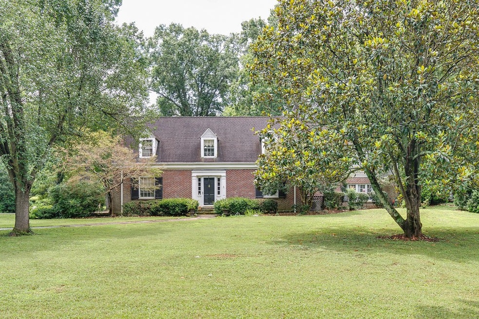 925 W 7th St, Columbia, TN 38401 - photo 1