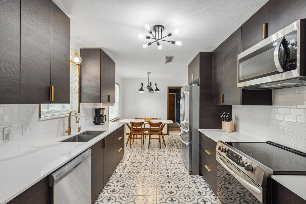 308 Brookview Dr, Hurst, TX 76054 - photo 1