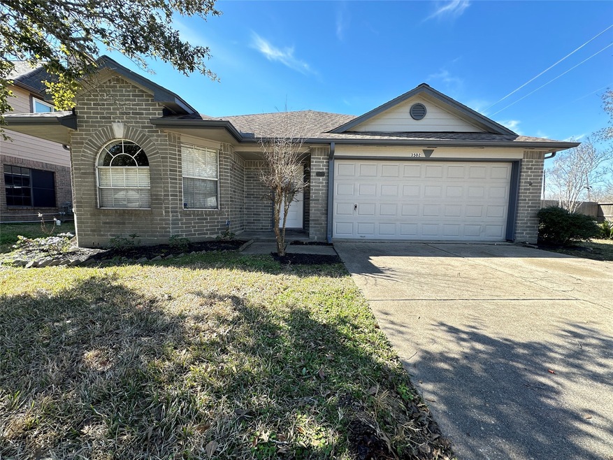 3502 Whitestone Dr, Pearland, TX 77584 - photo 1
