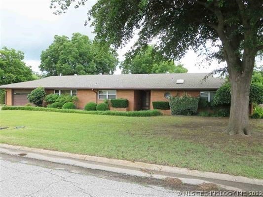 1207 S Meadow Dr, Ardmore, OK 73401 - photo 1