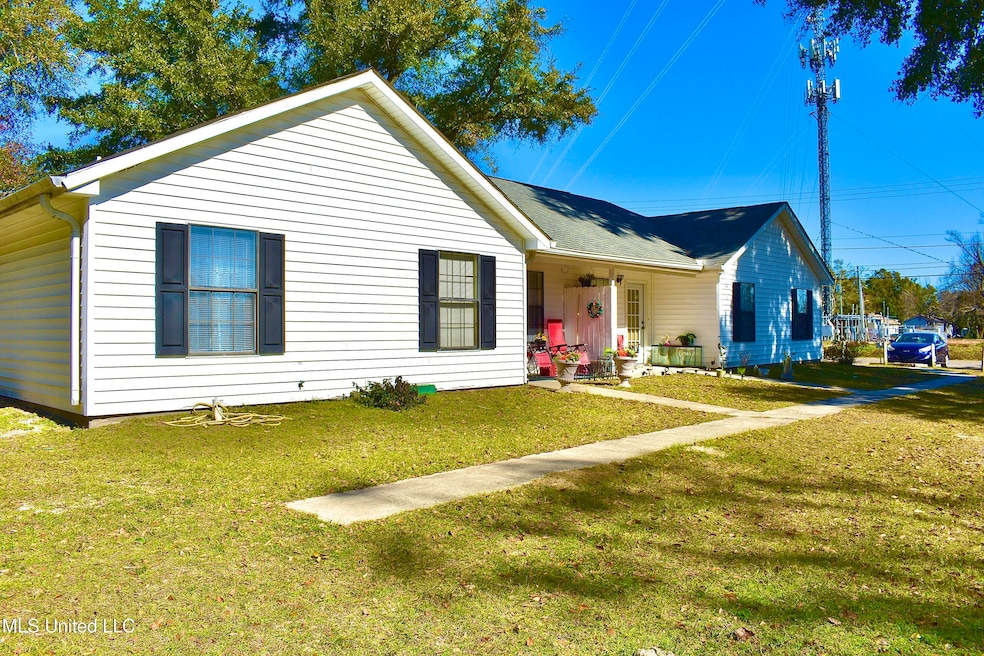 2207 15th Ave (A&B) Gulfport, MS