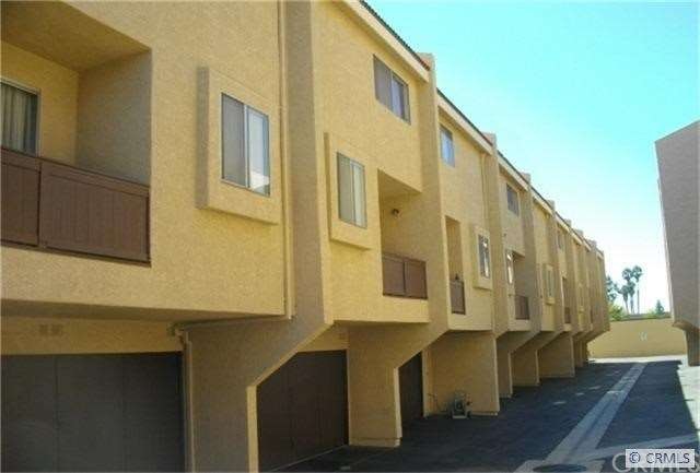 22539 Figueroa St unit 204, Carson, CA 90745 - photo 1