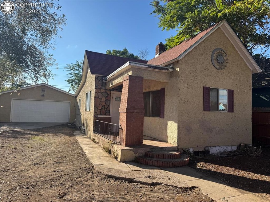 1027 E Abriendo Ave, Pueblo, CO 81004 - photo 1