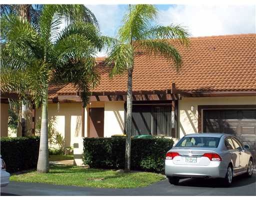 7251 Solandra Ln, Tamarac, FL 33321 - photo 1