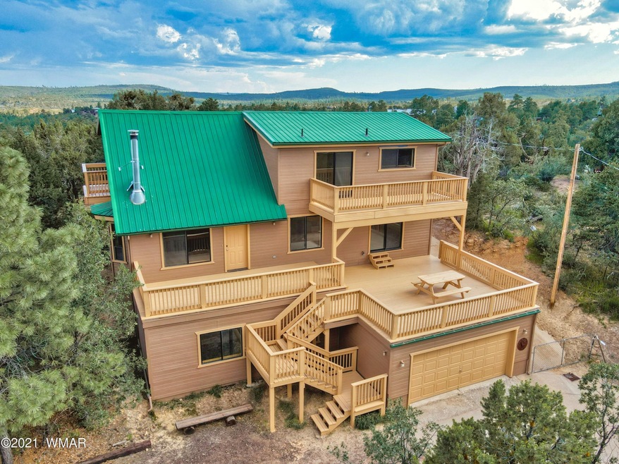 White Mountain Cabin with VIEWS!