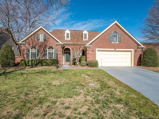Beautiful Full Brick Veneer Ranch Home with a cove