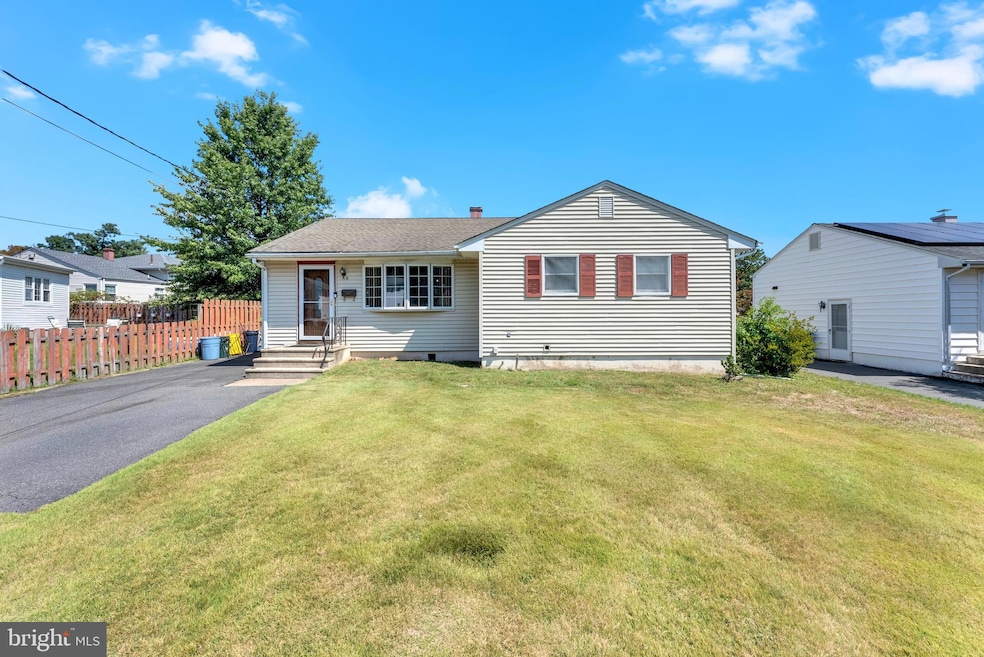 19 Hardwick Dr, Ewing, NJ 08638 - photo 1