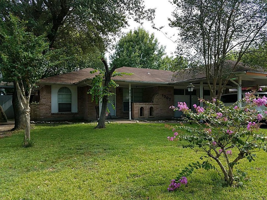 1307 Castolan Dr, Houston, TX 77038 - photo 1