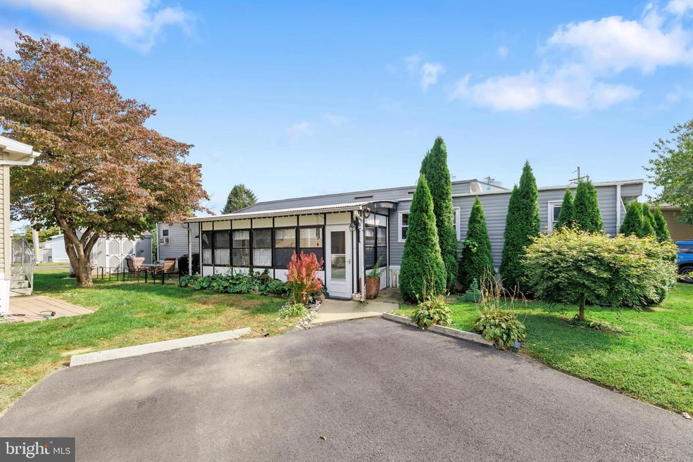 2304 Brownsville Rd unit P11, Feasterville Trevose, PA 19053 - photo 1