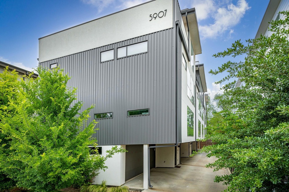 Location is Everything! Close to Downtown Dallas, 