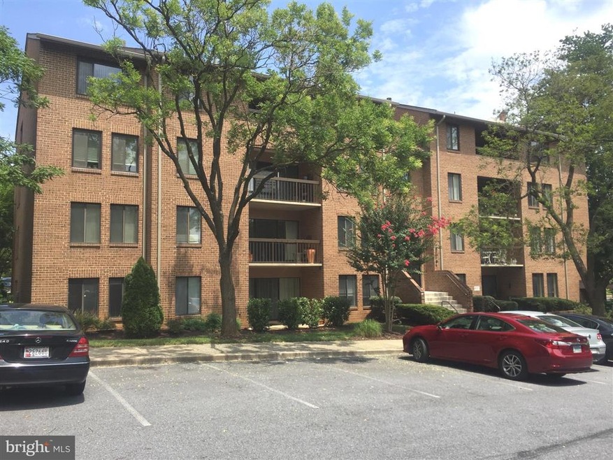 11409 Commonwealth Dr unit 302, Rockville, MD 20852 - photo 1