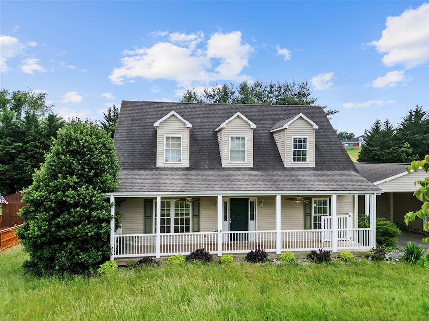 1128 Camper St, Pulaski, VA 24301 - photo 1