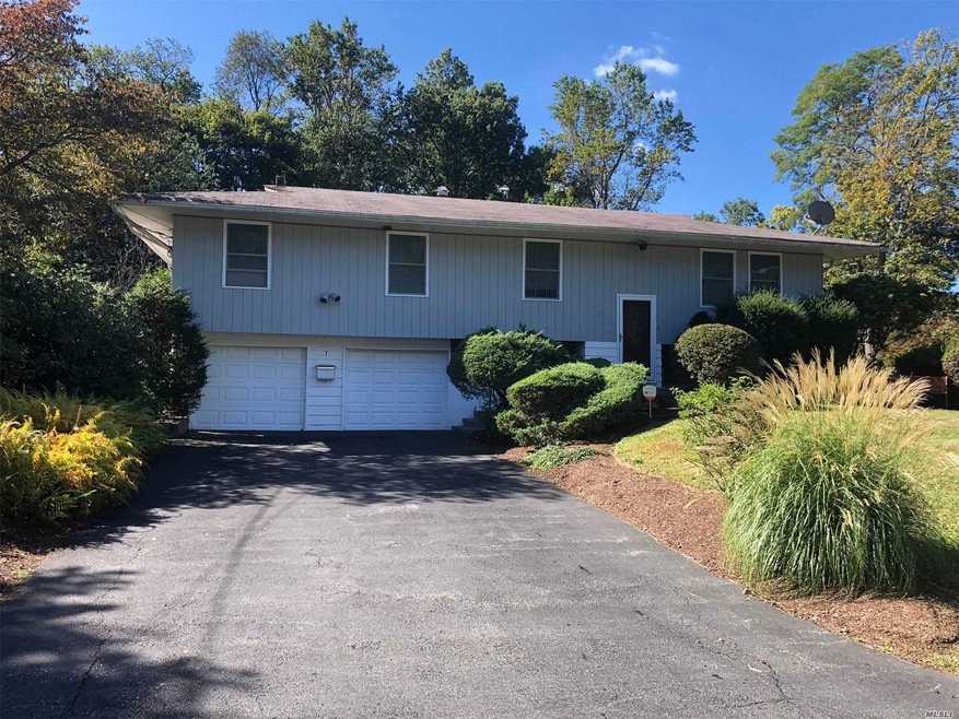 7 Lisa Ln, Nanuet, NY 10954 - photo 1