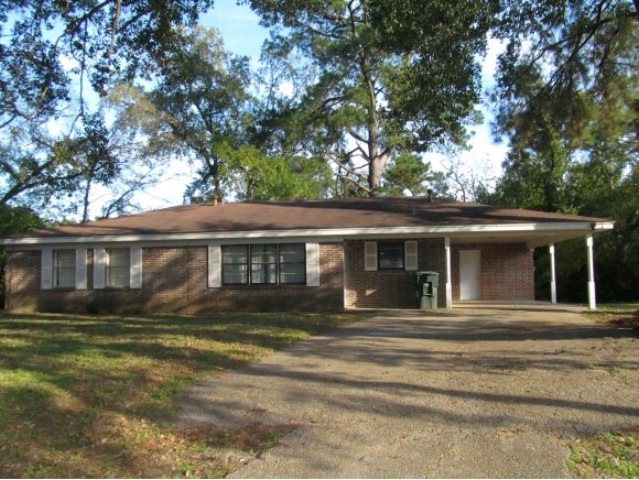 523 Muckleroy St, Nacogdoches, TX 75961 - photo 1