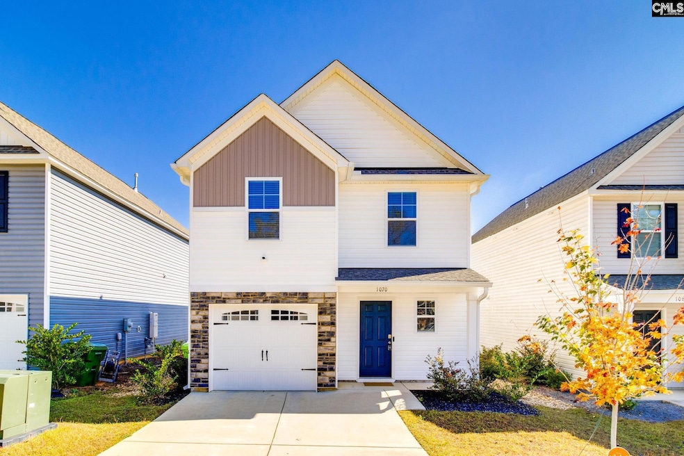 1070 Crescent Moon Loop, Hopkins, SC 29061 - photo 1