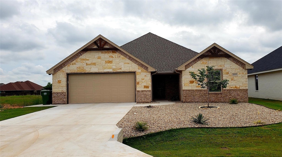 3307 White Horse Dr, Granbury, TX 76049 - photo 1