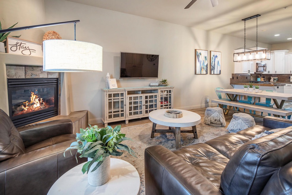 1839 W Canyon View Dr St-large-004-002-L