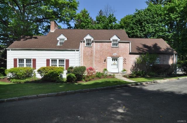 17 Matthiessen Park S, Irvington, NY 10533 - photo 1