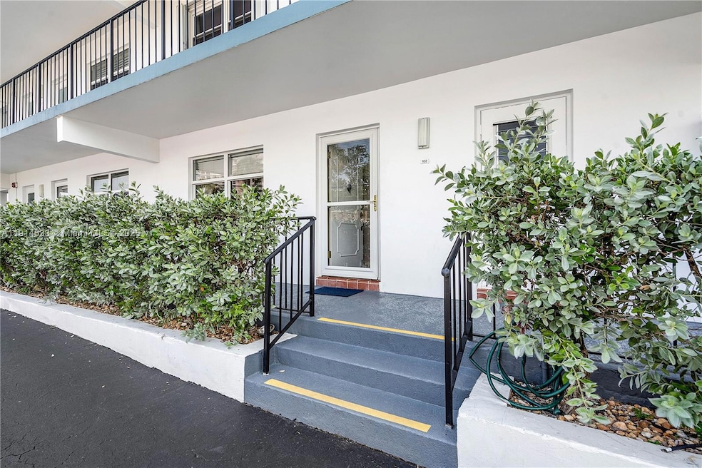 Gardens by the Sea unit 102, Pompano Beach, FL 33062 - photo 1