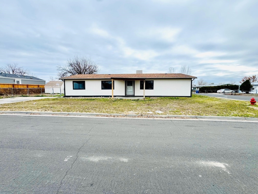 3060 Thrush Dr, Grand Junction, CO 81504 - photo 1