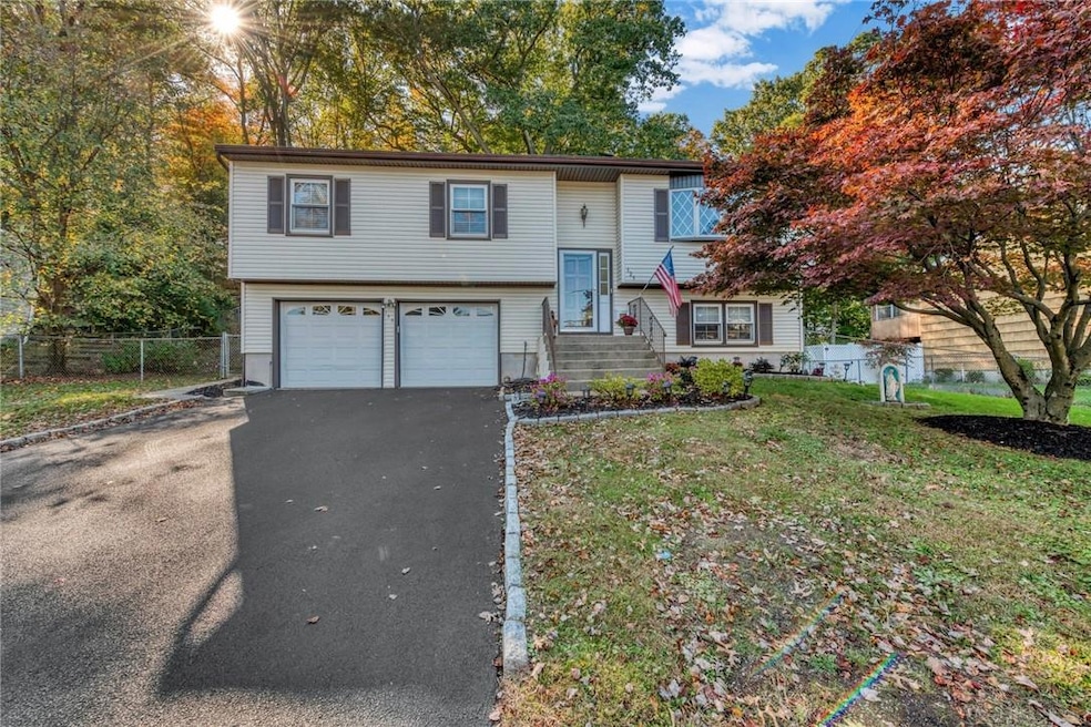 125 Dederer St, Tappan, NY 10983 - photo 1