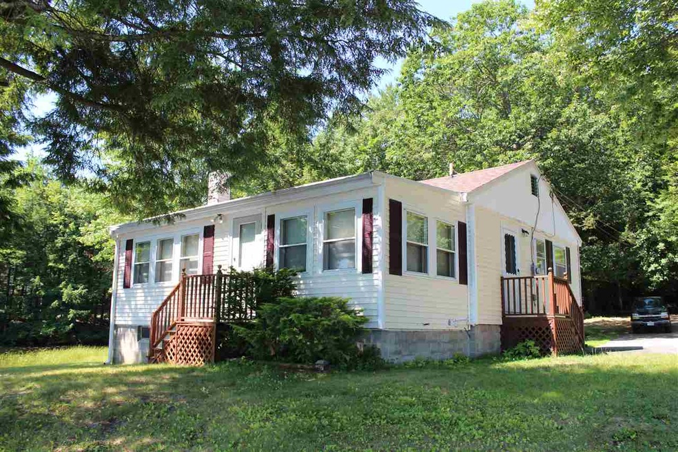 129 Flynn Rd, Sanbornville, NH 03872 - photo 1