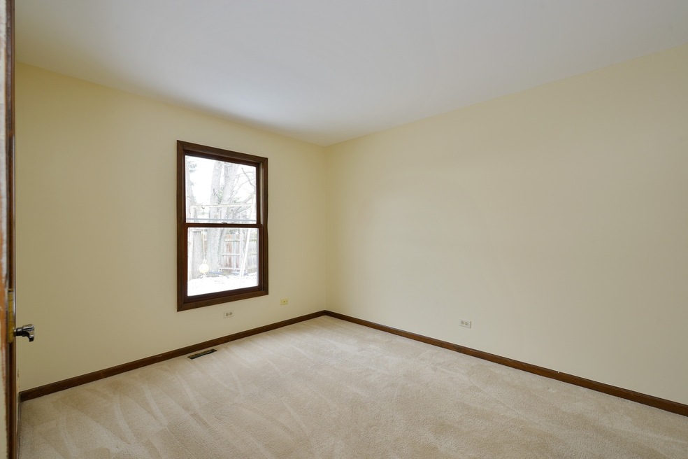 2173 University Dr, Naperville, IL 60565 - photo 1