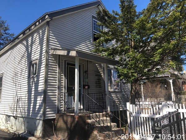 19 Kingsbury St, Worcester, MA 01610 - photo 1