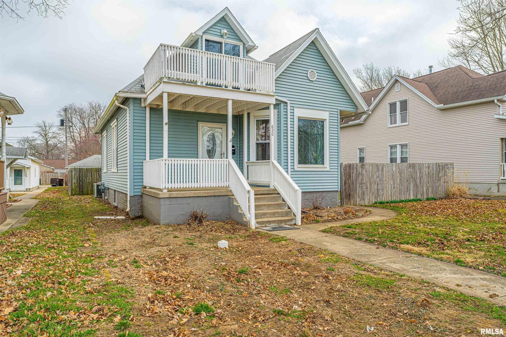 620 Wyatt Ave, Lincoln, IL 62656 - photo 1