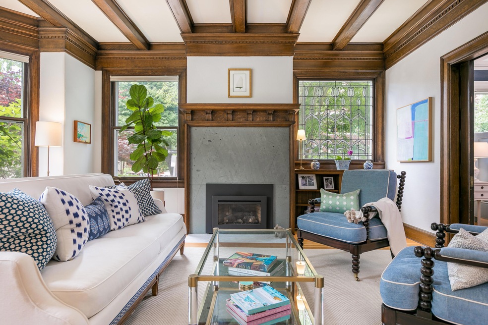 Elegant spaces.