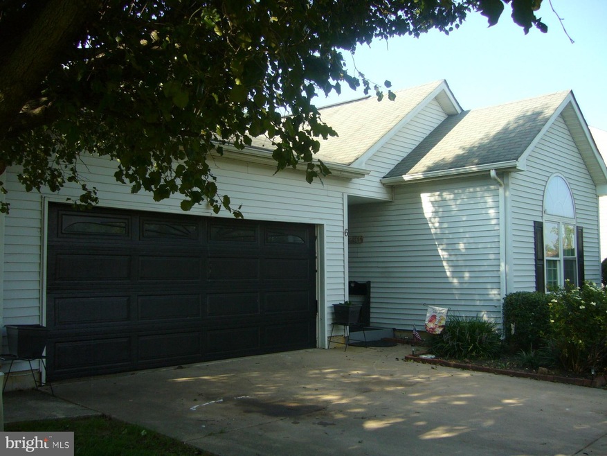 6 Charles Dr, New Castle, DE 19720 - photo 1