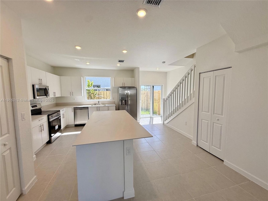 1111 SE 2nd St unit 1111, Homestead, FL 33030 - photo 1