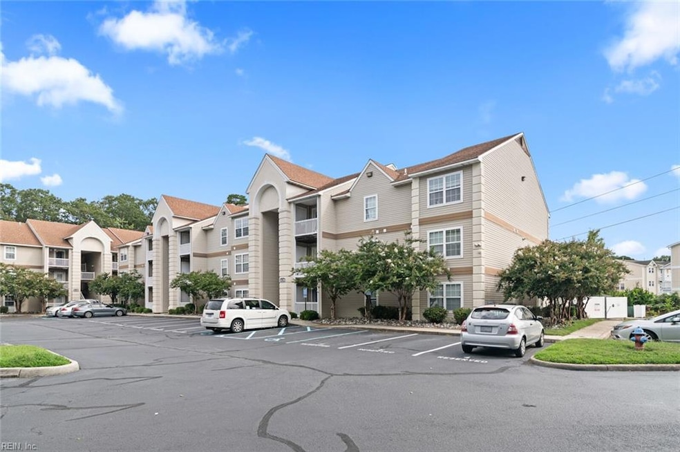 400 Egret Landing unit 202, Virginia Beach, VA 23454 - photo 1