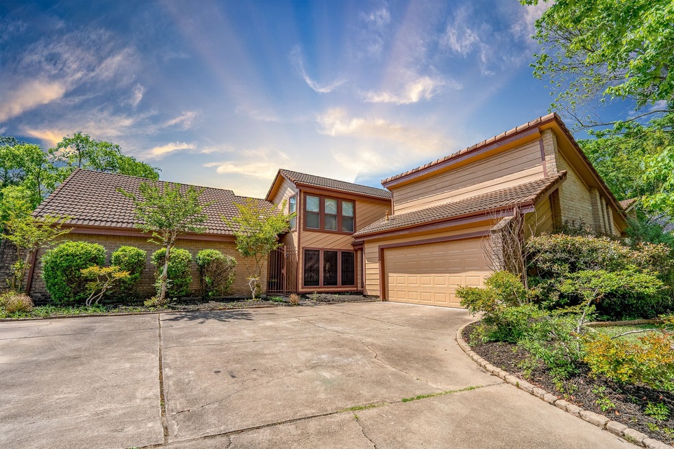 7667 Athlone Dr, Houston, TX 77088 - photo 1