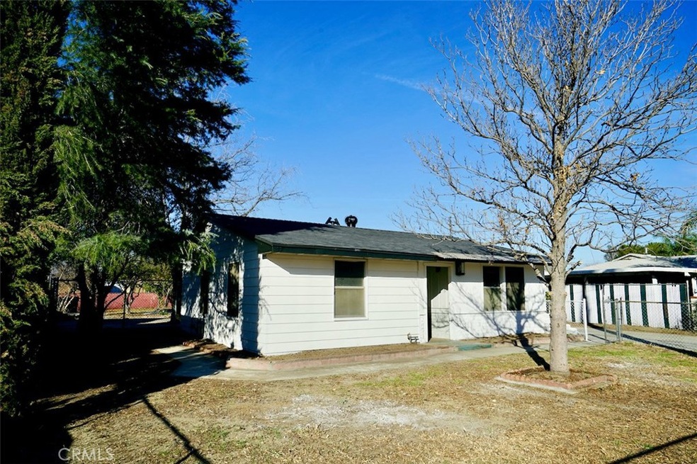 15334 Iris Dr, Fontana, CA 92335 - photo 1